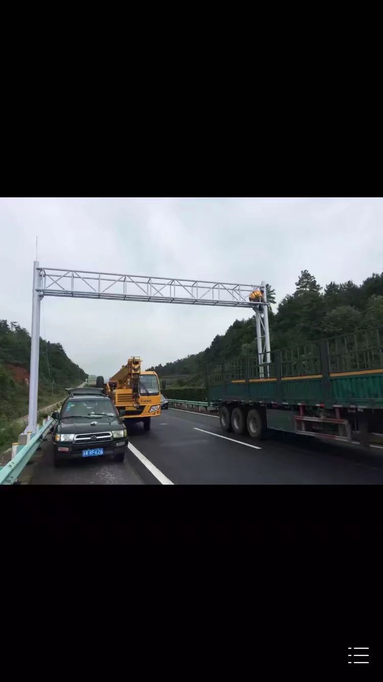 高速公路門(mén)架