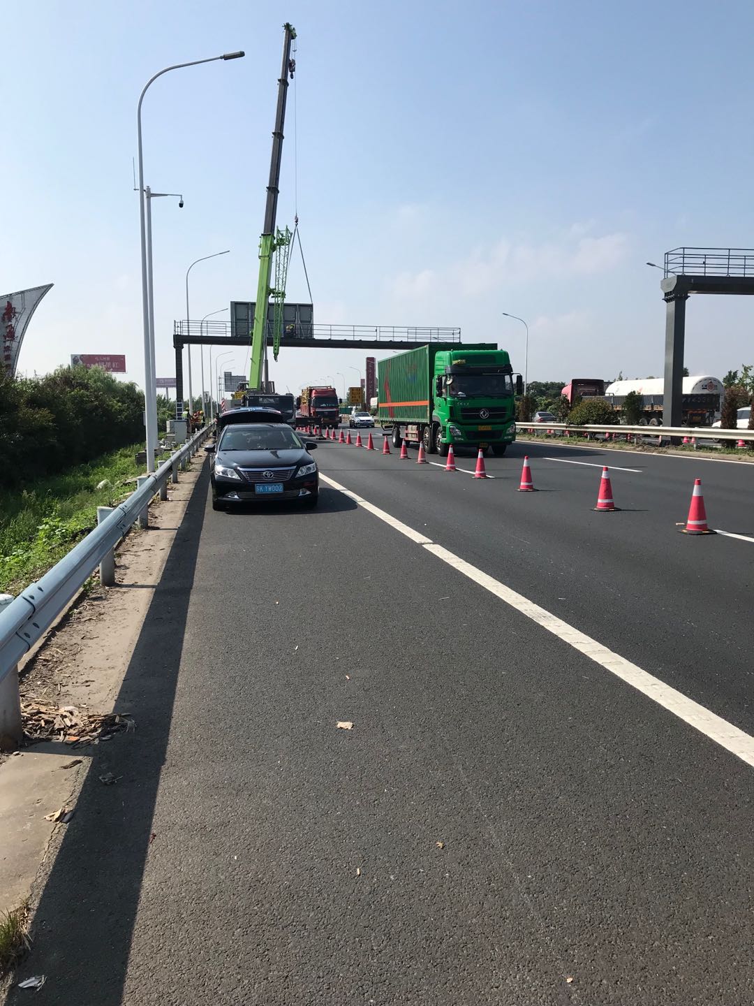 高速公路門(mén)架